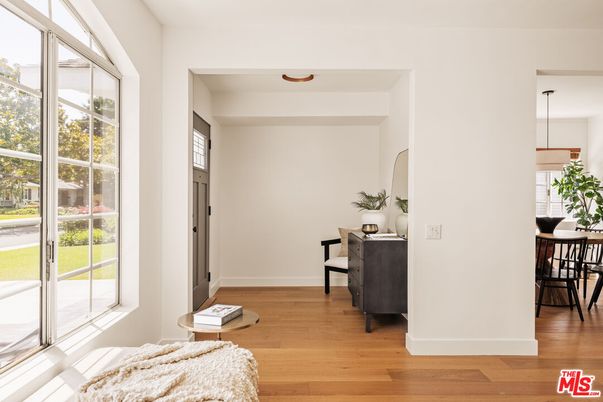 Dining room, Interior, Pendant Lights, Recessed Lighting, Wood Texture Flooring