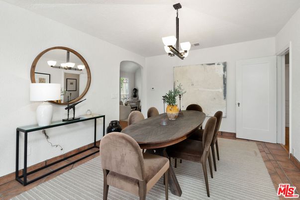 Chandelier, Dining room, Interior, Pendant Lights