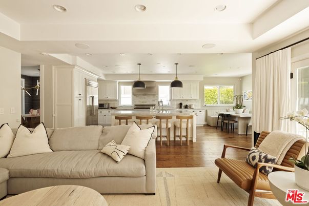 Dining room, Interior, Kitchen, Living room, Pendant Lights, Recessed Lighting, Stainless Steel Appliances, Wood Texture Flooring