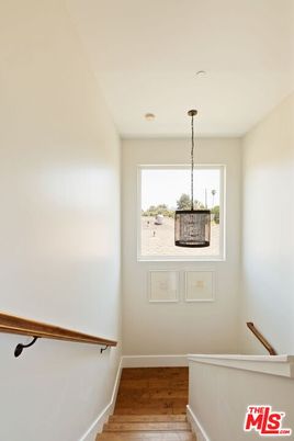 Interior, Pendant Lights, Recessed Lighting, Wood Texture Flooring