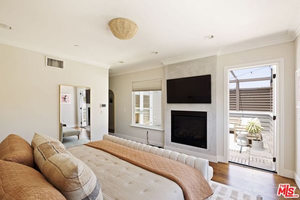 Bedroom, Fireplace, Interior, Recessed Lighting, Wood Texture Flooring