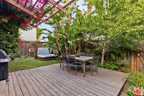 Backyard, Exterior, Hot Tub