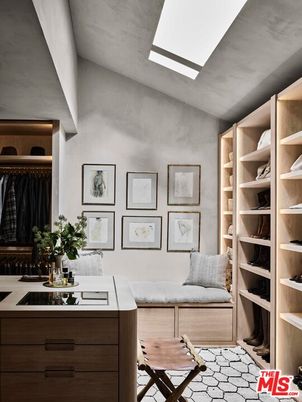 Interior, Walk-in Closets