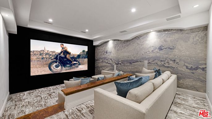 Interior, Projection Screen, Recessed Lighting, Theatre Room