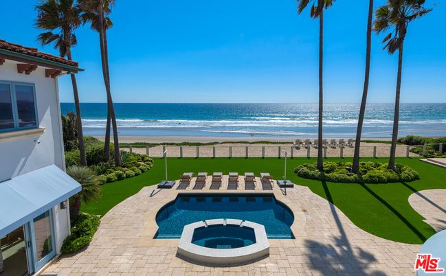 Exterior, Pool, Water