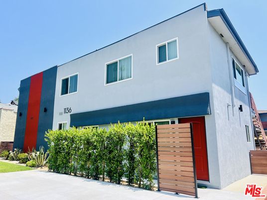 Attached, Exterior, Facade, Modern