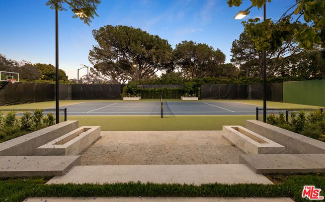 Exterior, Tennis Courts
