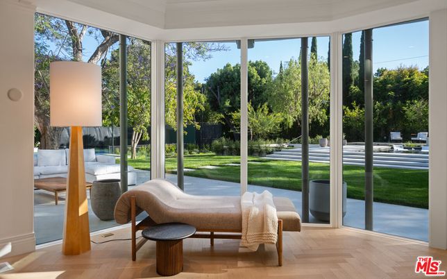 Interior, Sun Room, Wood Texture Flooring