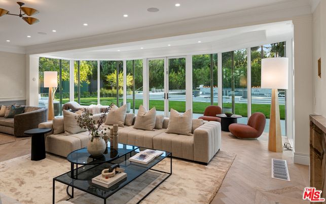 Interior, Living room, Recessed Lighting, Water, Wood Texture Flooring
