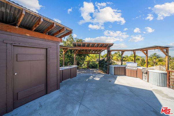 Exterior, Hot Tub