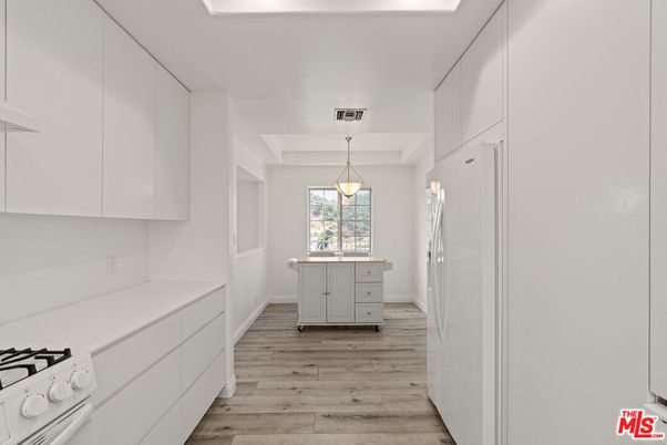 Interior, Pendant Lights, Wood Texture Flooring