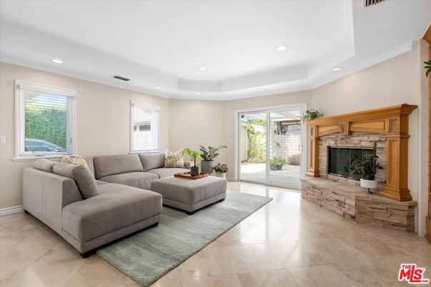Fireplace, Interior, Living room, Recessed Lighting
