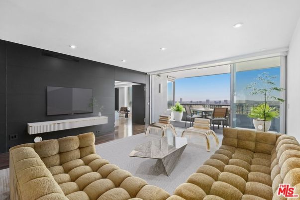 Dining room, Interior, Living room, Recessed Lighting, Wood Texture Flooring
