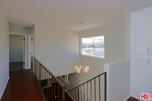 Chandelier, Interior, Wood Texture Flooring