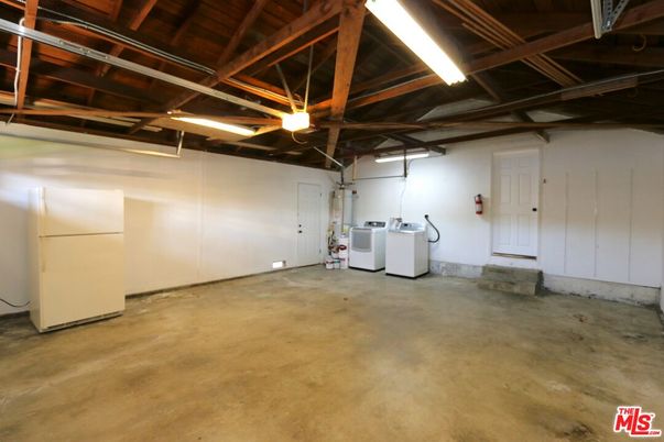 Garage, Interior, Washer, Wooden Beams, Wooden Ceilings