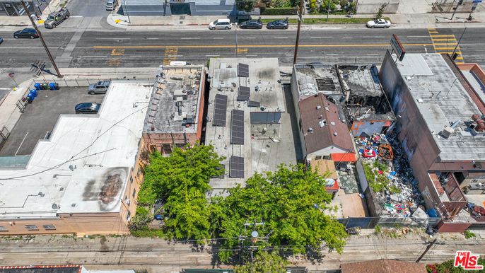 Exterior, Drone