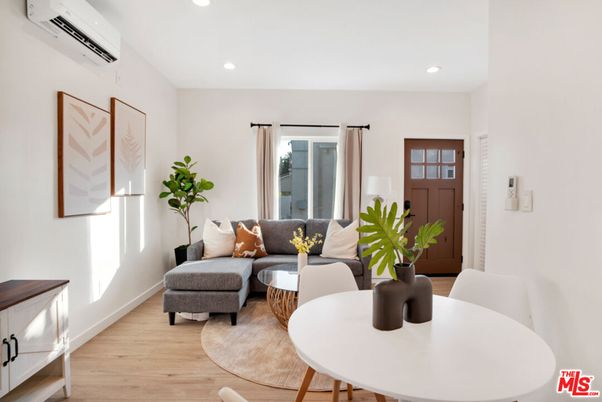 Dining room, Interior, Living room, Recessed Lighting, Wood Texture Flooring