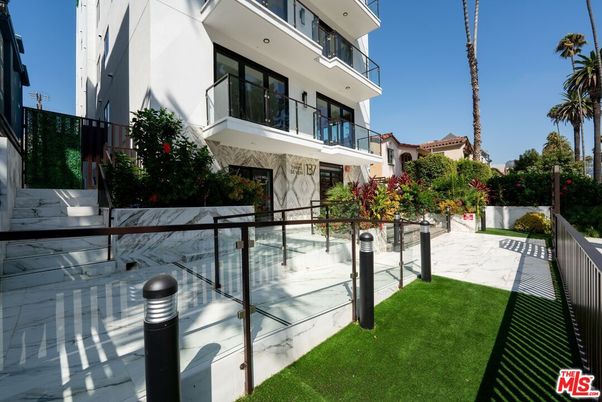 Backyard, Exterior, Marble