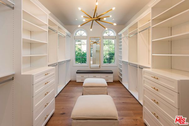 Interior, Pendant Lights, Recessed Lighting, Walk-in Closets, Wood Texture Flooring