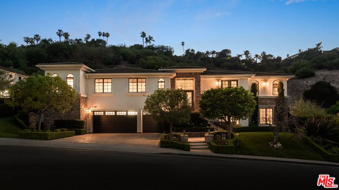 Attached, Exterior, Facade, French Provincial