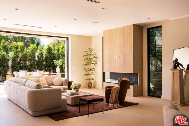 Fireplace, Interior, Living room, Recessed Lighting