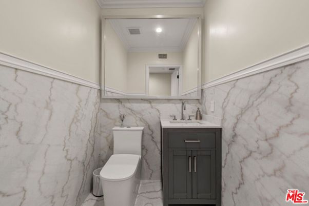 Bathroom, Interior, Marble, Marble Walls, Recessed Lighting
