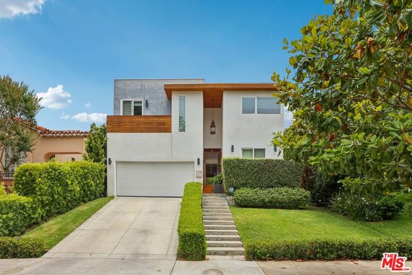 Attached, Exterior, Facade, Modern