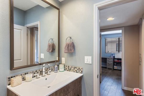 Bathroom, Interior, Recessed Lighting, Wood Texture Flooring