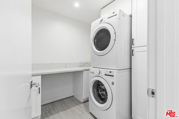 Interior, Recessed Lighting, Utility Closets, Washer, Wood Texture Flooring