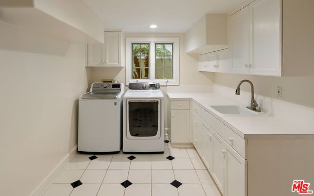 Interior, Kitchen, Recessed Lighting, Washer