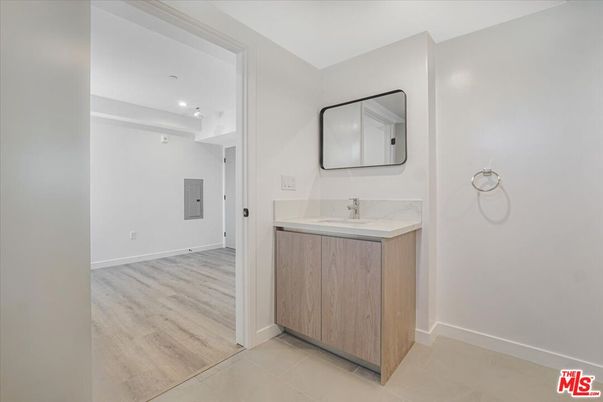 Bathroom, Interior, Recessed Lighting, Wood Texture Flooring