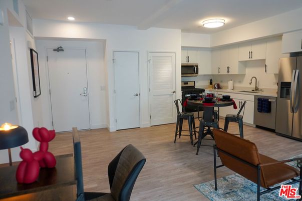 Dining room, Interior, Kitchen, Recessed Lighting, Wood Texture Flooring