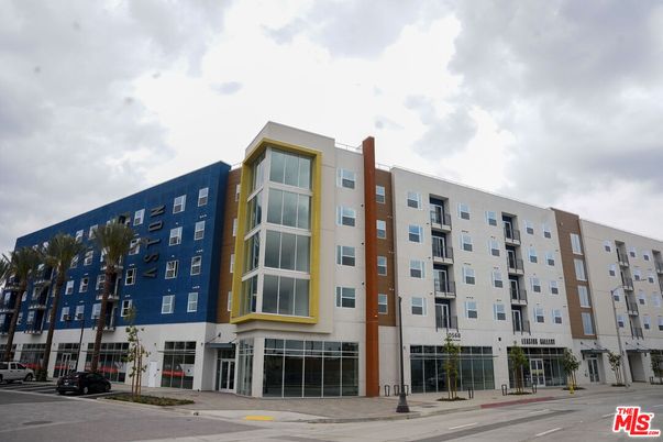 Exterior, Facade, Condo Building
