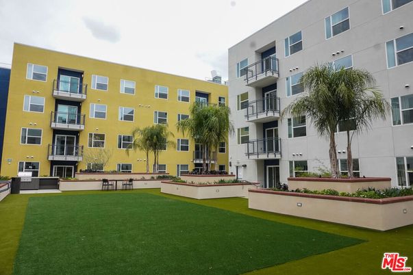 Backyard, Exterior, Facade, Condo Building