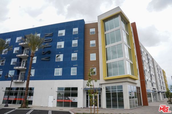 Exterior, Facade, Condo Building