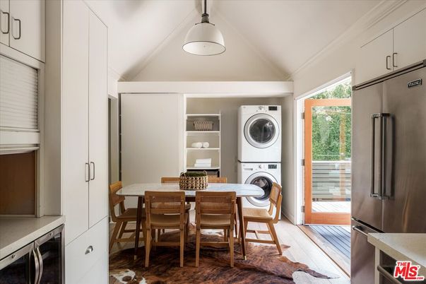 Dining room, Interior, Utility Closets, Washer, Wood Texture Flooring
