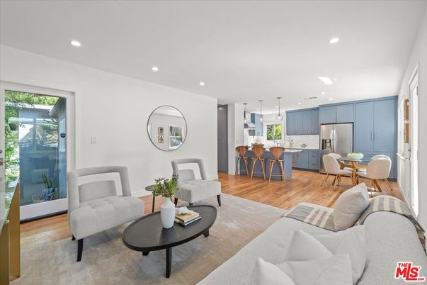 Dining room, Interior, Kitchen, Living room, Pendant Lights, Recessed Lighting, Stainless Steel Appliances, Wood Texture Flooring