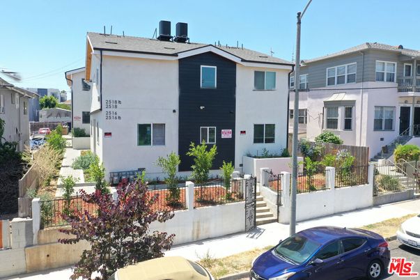Exterior, Facade, Spanish Mediterranean