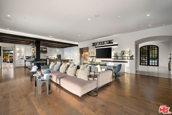 Dining room, Interior, Kitchen, Living room, Pendant Lights, Recessed Lighting, Wood Texture Flooring