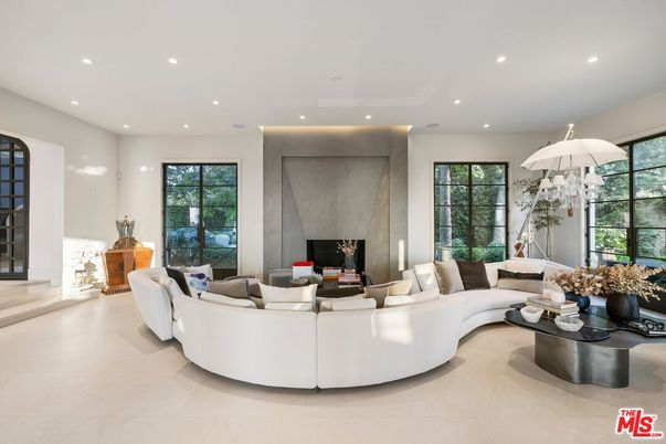 Fireplace, Interior, Living room, Recessed Lighting