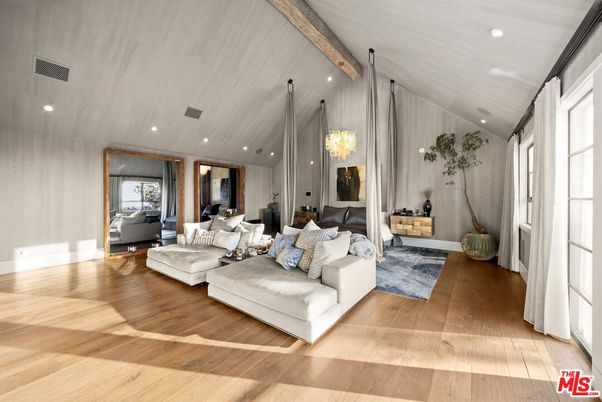 Chandelier, Interior, Living room, Recessed Lighting, Wooden Beams, Wood Texture Flooring
