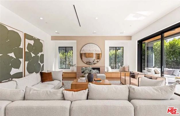 Fireplace, Interior, Living room, Recessed Lighting