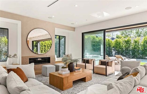 Fireplace, Interior, Living room, Recessed Lighting