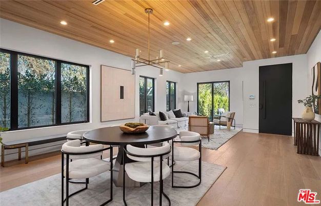 Dining room, Interior, Living room, Pendant Lights, Recessed Lighting, Wooden Ceilings, Wood Texture Flooring