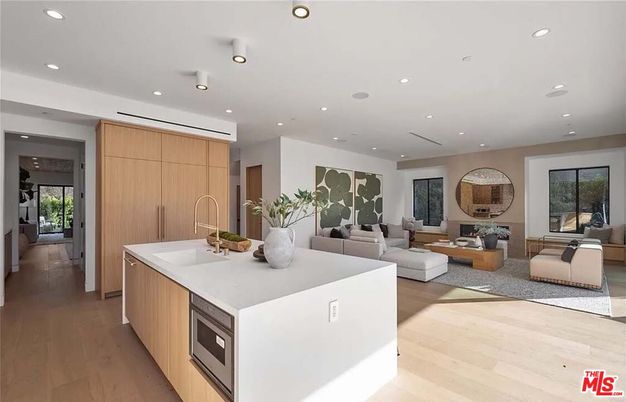Interior, Kitchen, Living room, Recessed Lighting, Wood Texture Flooring