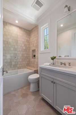 Bathroom, Interior, Recessed Lighting