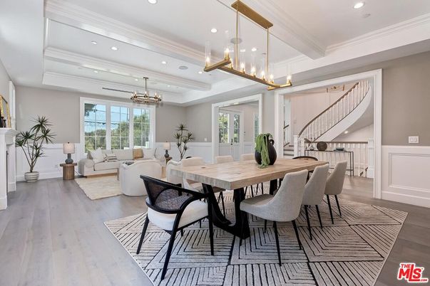 Chandelier, Dining room, Interior, Living room, Pendant Lights, Recessed Lighting, Wood Texture Flooring