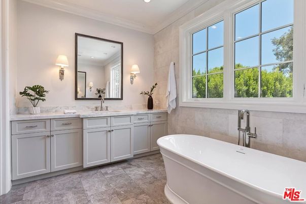 Bathroom, Dual Sink Vanities, Free Standing Baths, Interior, Recessed Lighting