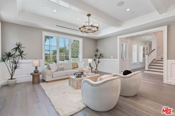 Chandelier, Interior, Living room, Pendant Lights, Recessed Lighting, Wood Texture Flooring