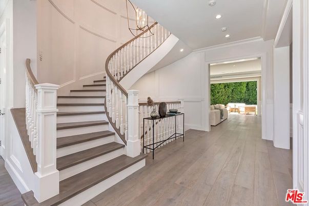 Chandelier, Interior, Recessed Lighting, Wood Texture Flooring